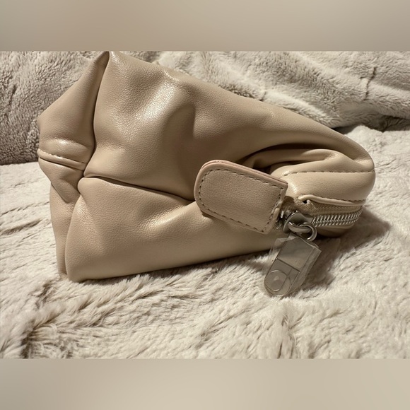 Rose Inc Nude Cream Makeup Bag - Picture 5 of 8